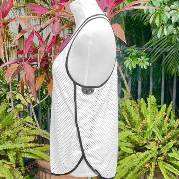 Fabletics Contrast Perforated Mesh Tank - Picture 5 of 9